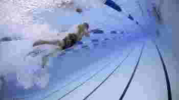 Even weg van de drukte? Trek je zwembroek aan en maak iemand blij!