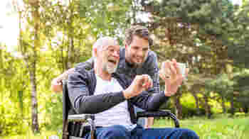 Wandelvrijwilligers voor bewoners gezocht locatie Gooiers Erf Hilversum