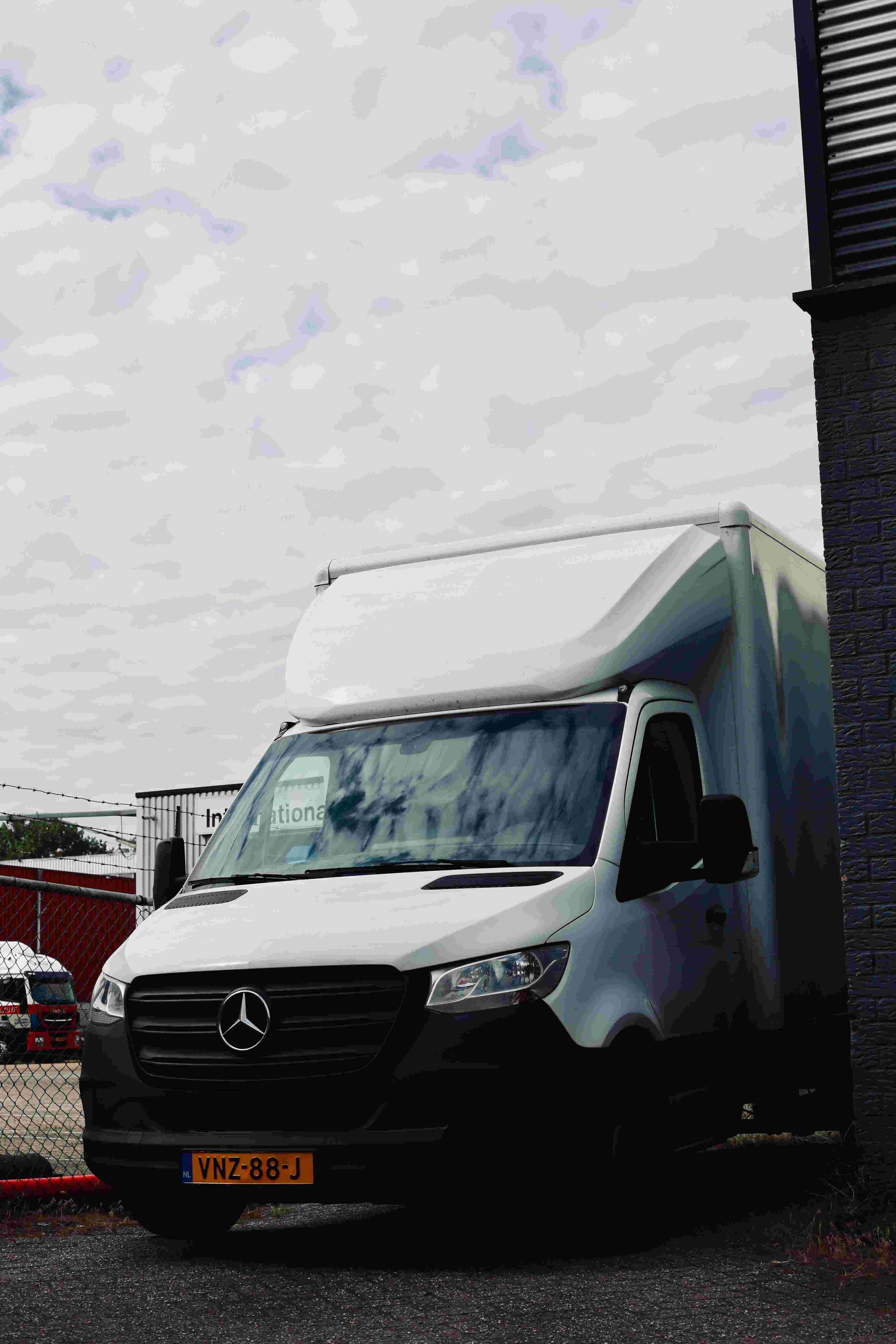 Bezorger / bijrijder op onze bezorgbus