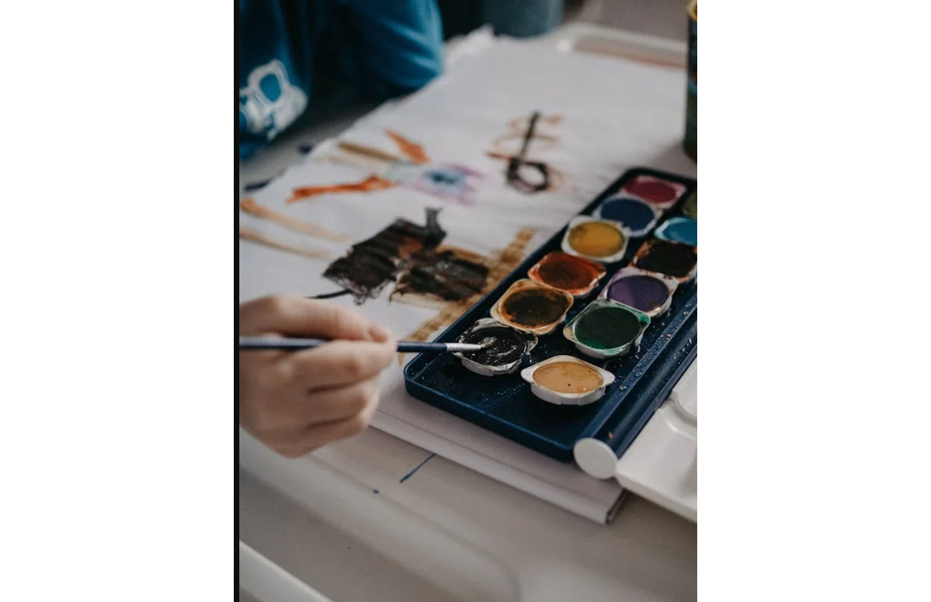 Creative Therapy Support Volunteer