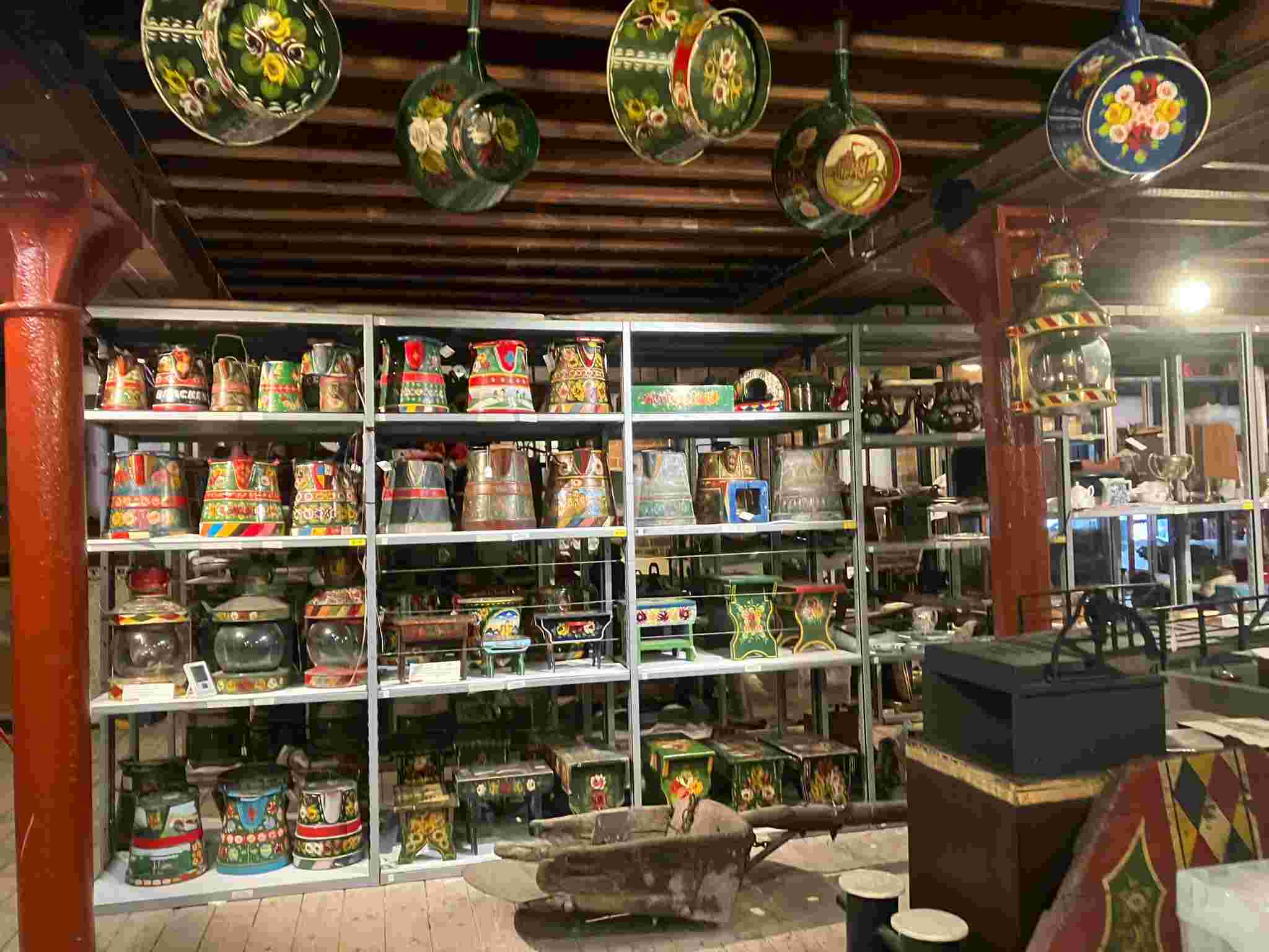 Collections care volunteer