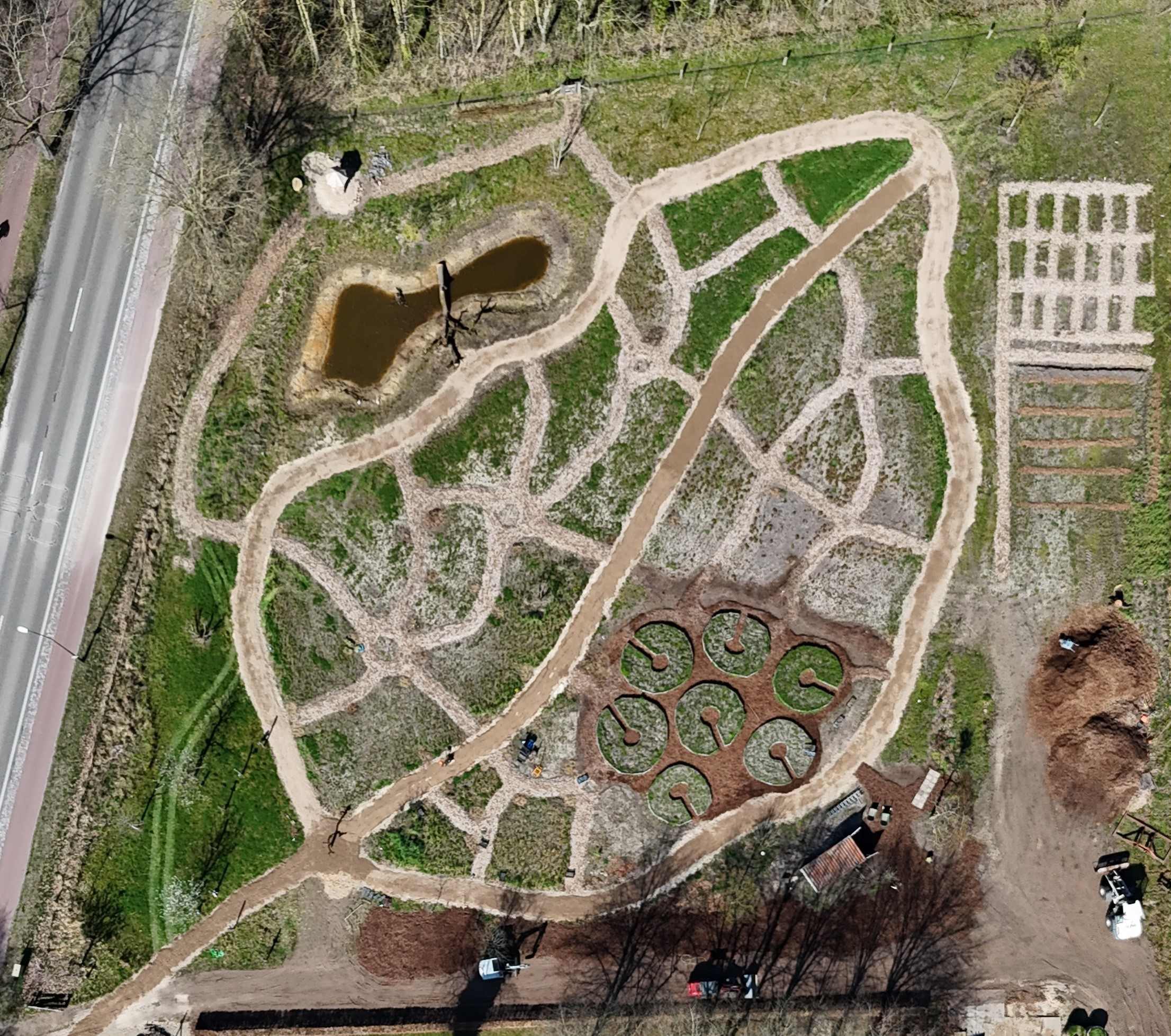 Help mee in onze Kruidentuin