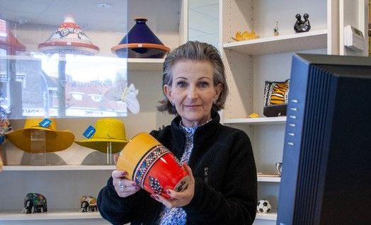 Yvonne van den Brink vrijwilliger WereldWinkel Zeist
