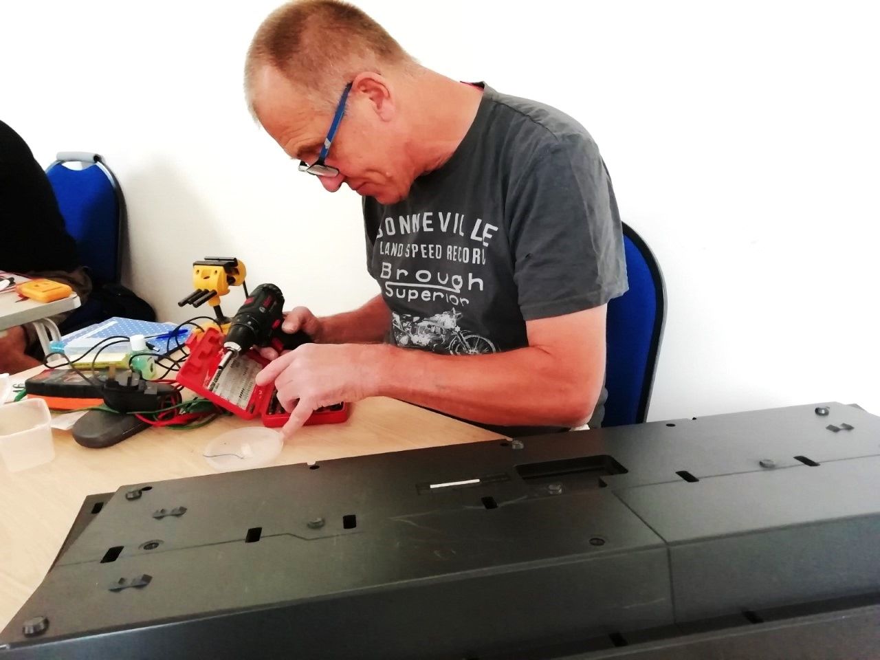 Qualified electrician for Repair Cafe