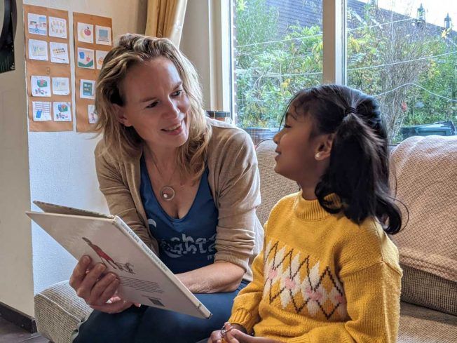 Word jij ook SchoolMaatje? Help een kind (8-12 jaar) om goed mee te kunnen doen.