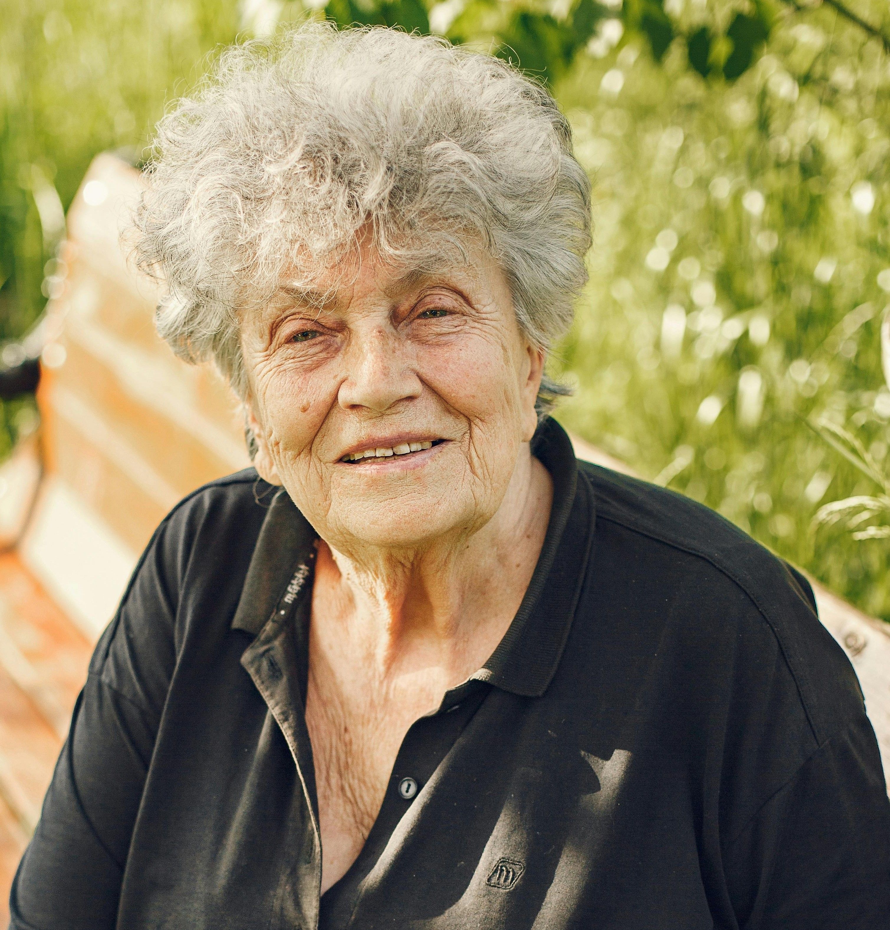 Wanda (87) is een zelfstandige vrouw, maar vaak alleen. Ze waardeert bezoek! 