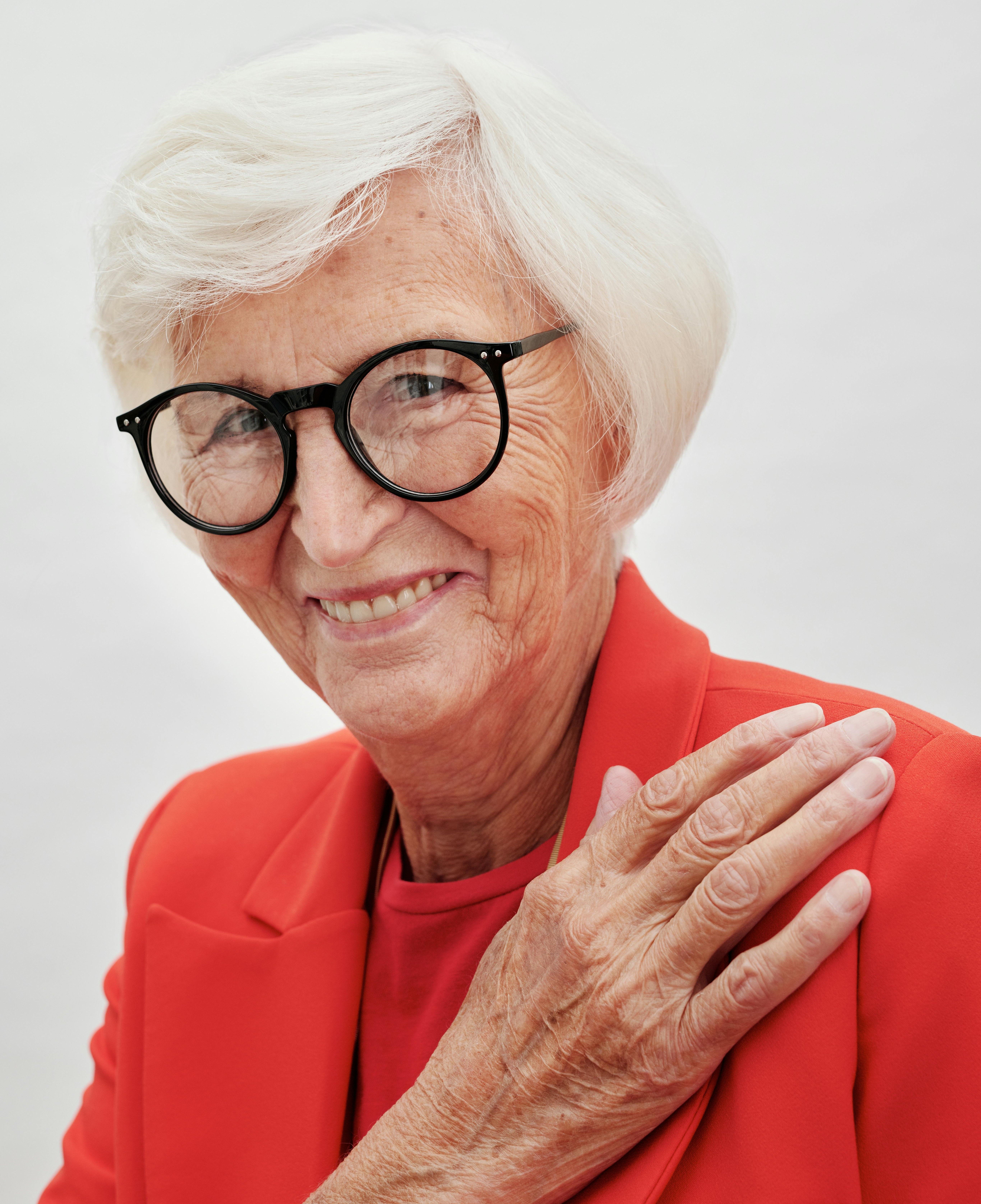 Ontmoet Lena (84), altijd positief, belangstellend en goedlachs!