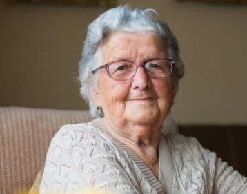 Caroline (86) is een hartelijke vrouw, zoekt iemand voor een beetje gezelligheid