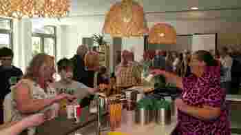 Gastvrouw/heer voor de koffie inloop gezocht