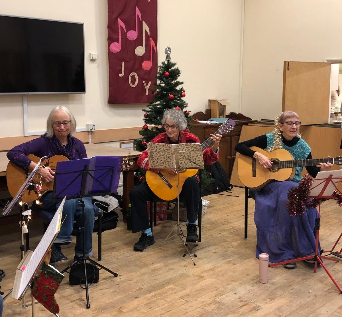 Chat Central: Festive Jingle Mingle