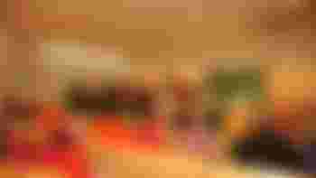 Host voor "Viering & Bezinning" op zondagmorgen