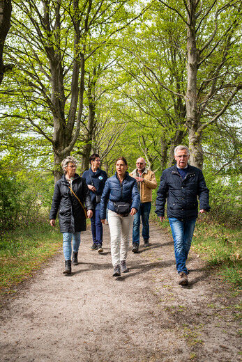 In de stilte van het bos: De rouwwandeling op 18 mei biedt troost en verbinding 