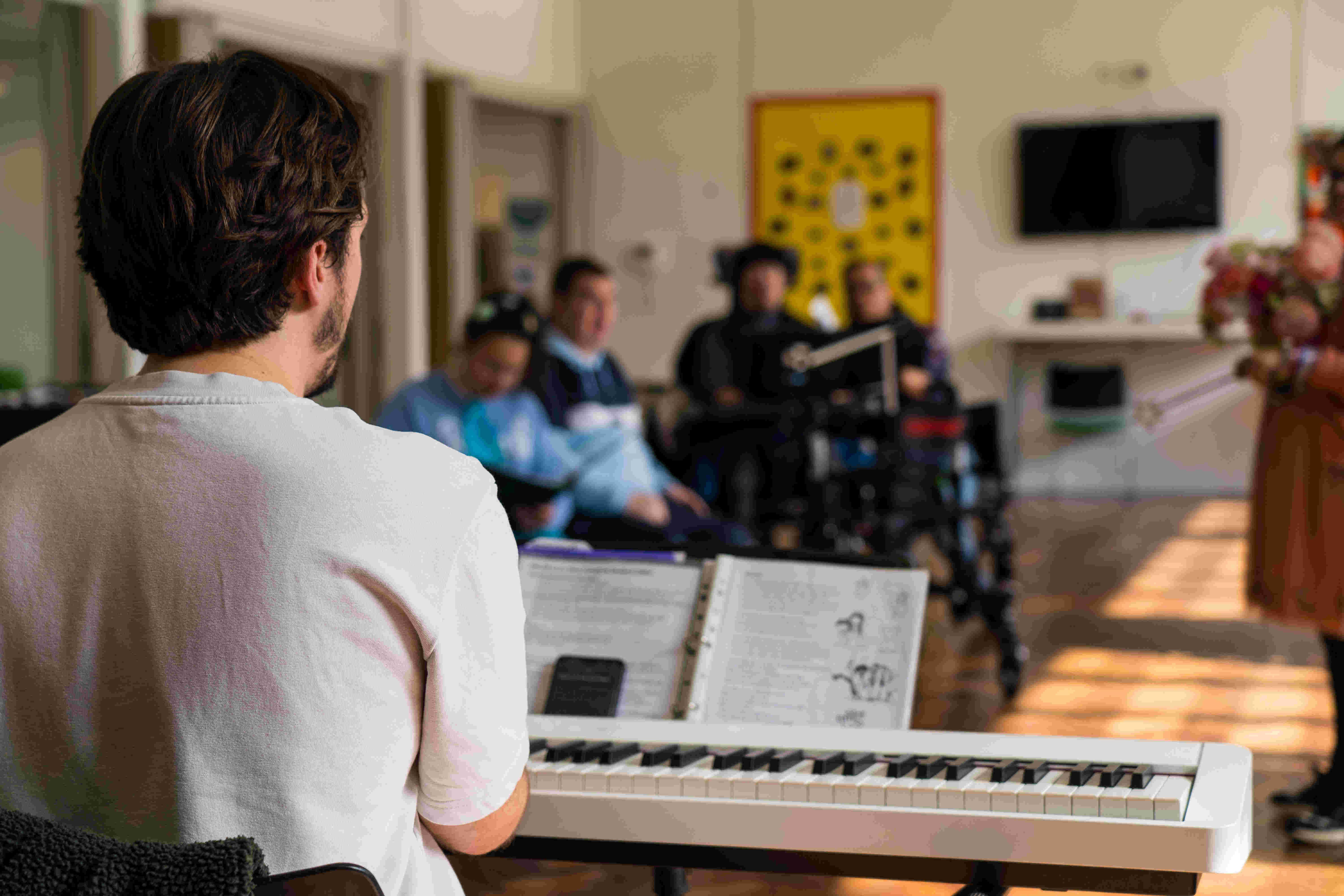 Creative Arts Sessions Volunteer