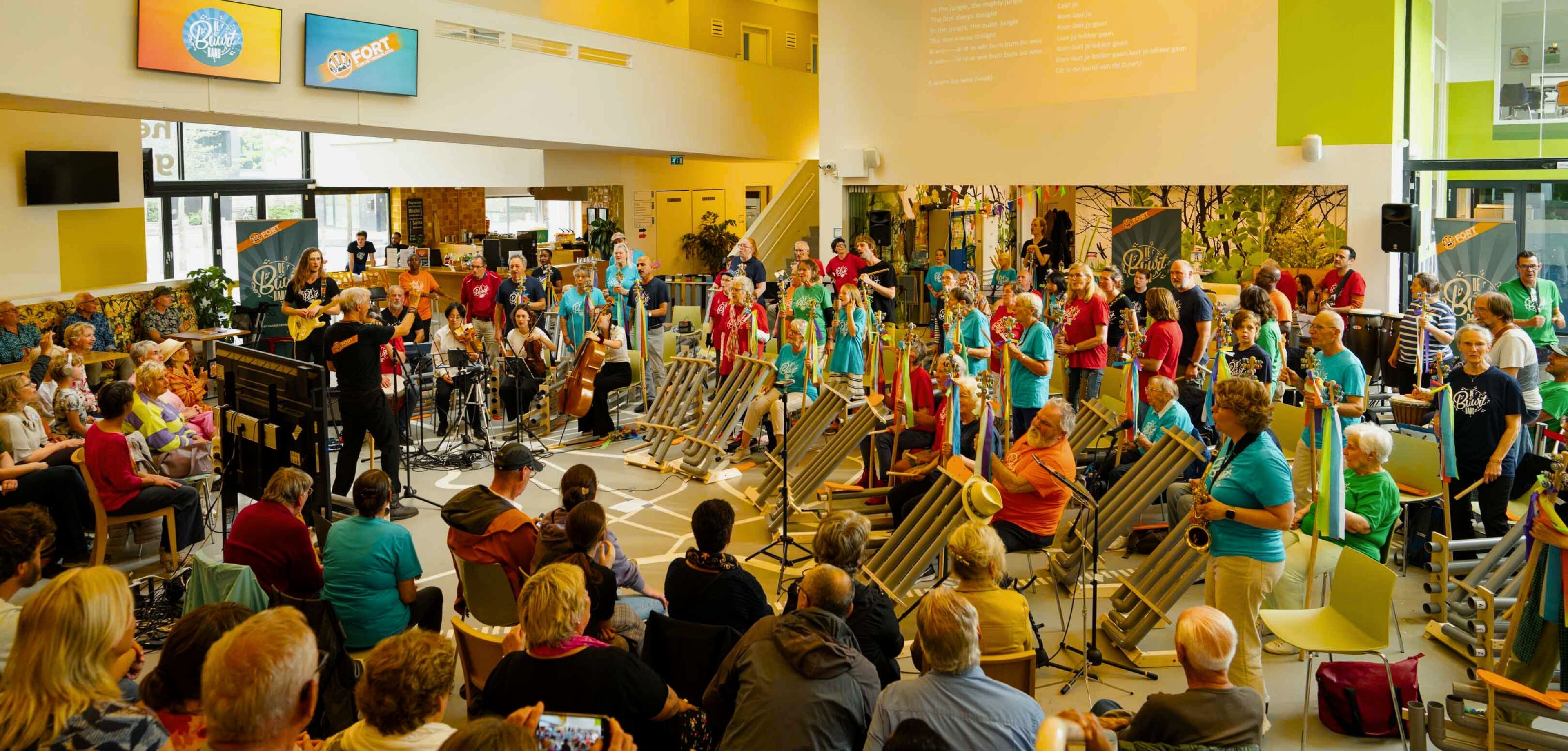 Volunteer at the music project “De BuurtBand.”