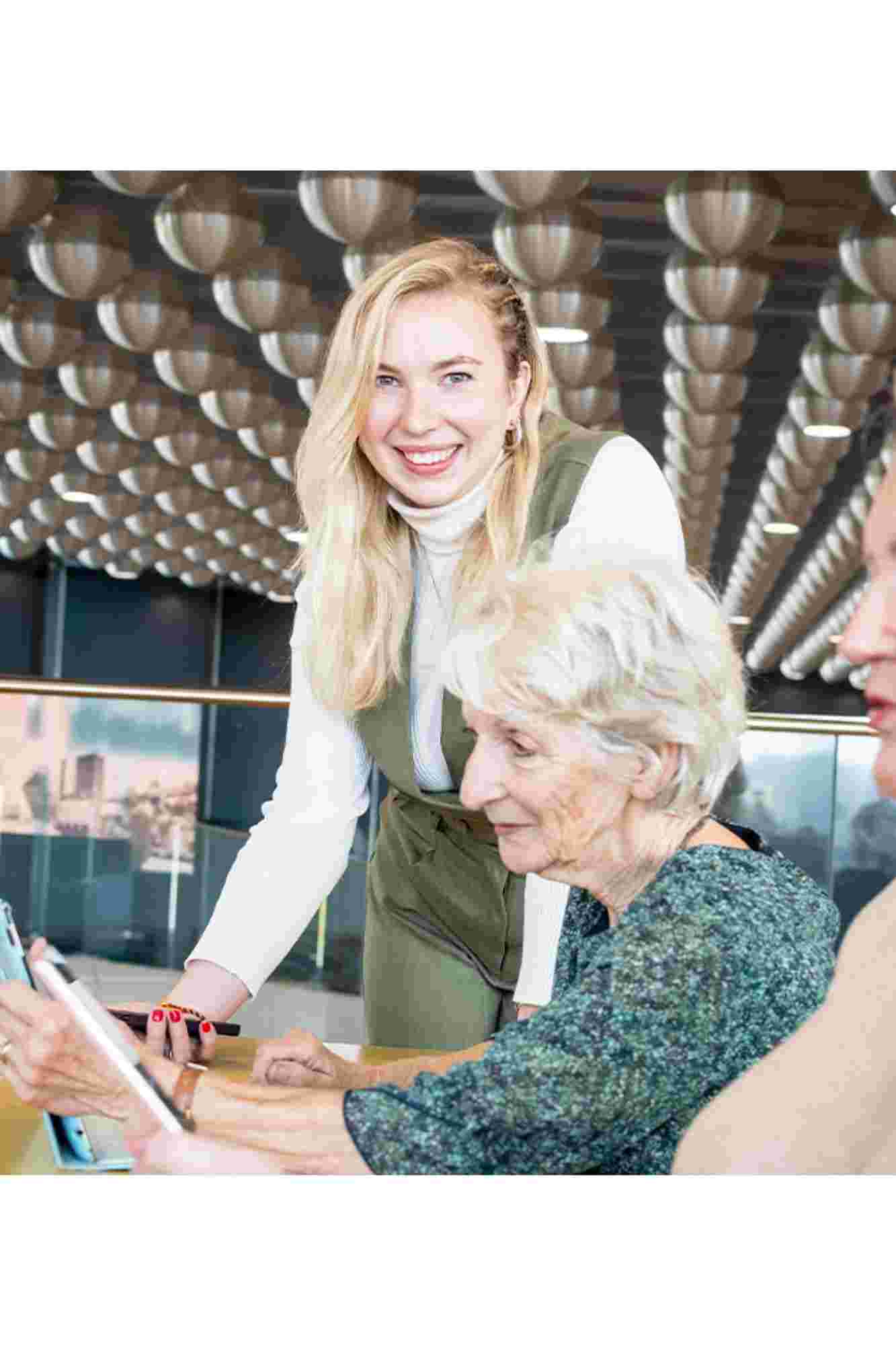 Help ouderen met hun Laptop/smartphone bij de Welkom Online workshops!