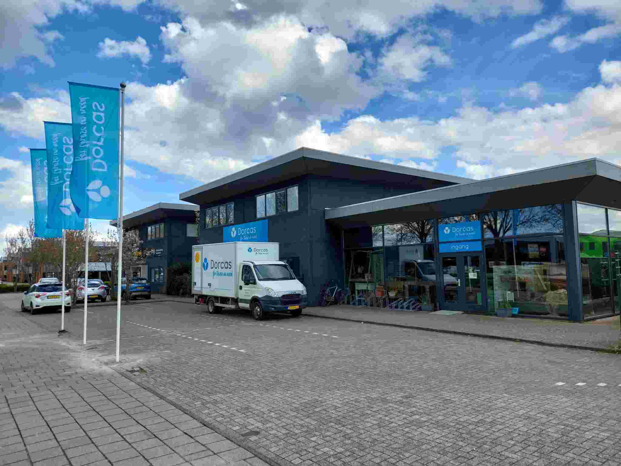 Medewerker goederenontvangst Dorcas winkel Dronten