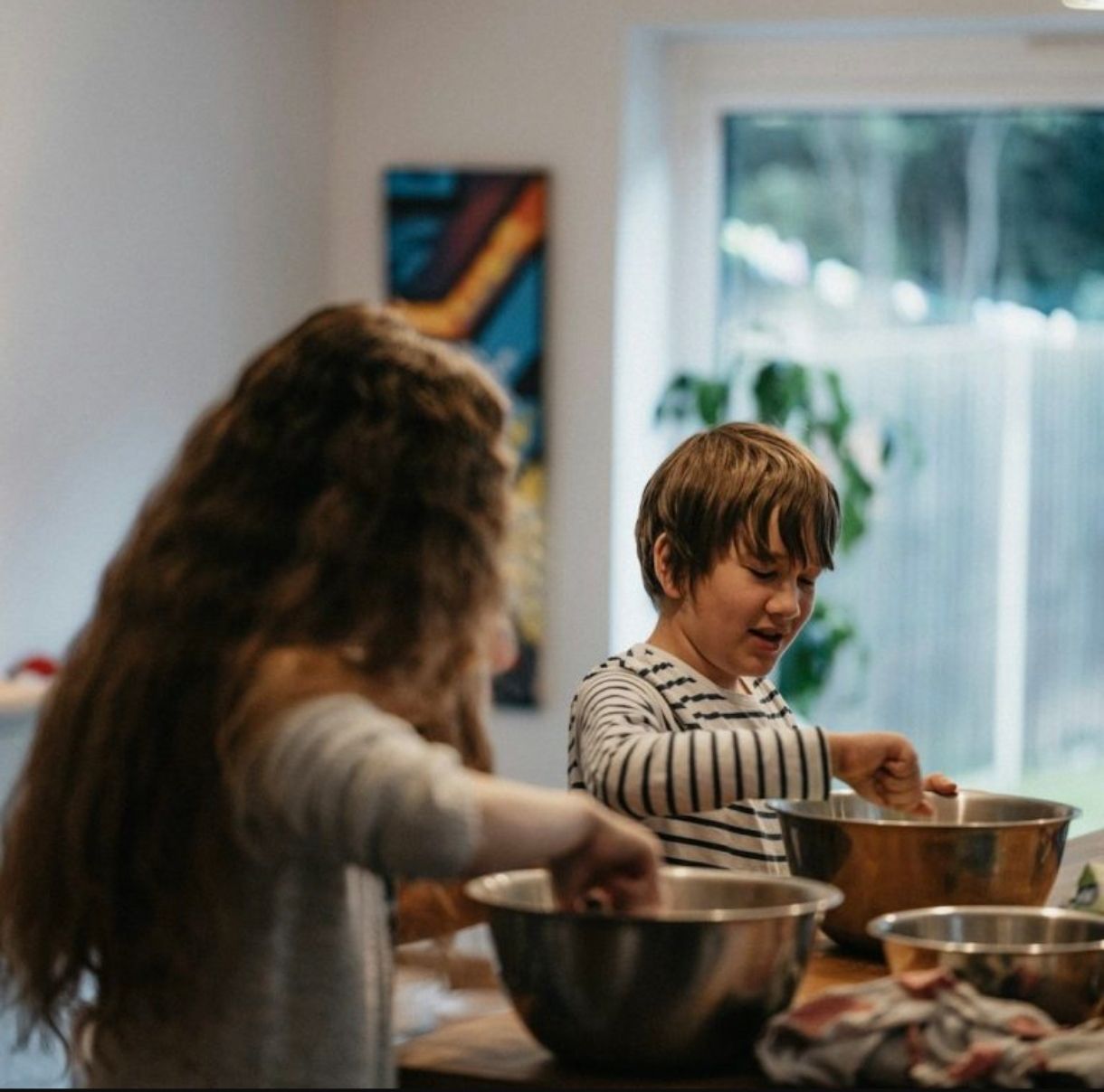 Een enthousiaste vrijwilliger die graag kookt of bakt