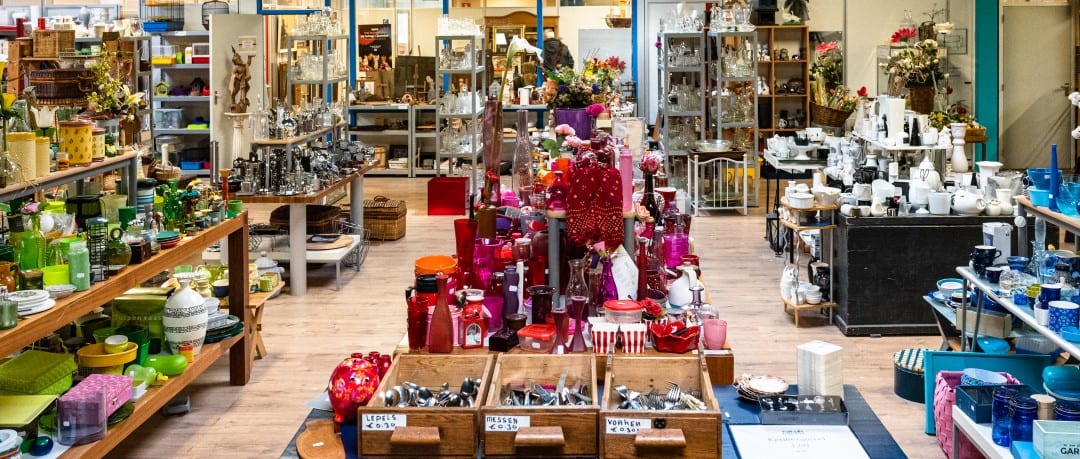 Vrijwilligers brocante, curiosa Kringloop Zeist