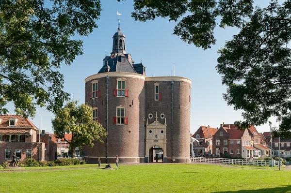 Gastvrouw of gastheer bij muziek en theatervoorstellingen in de Drom