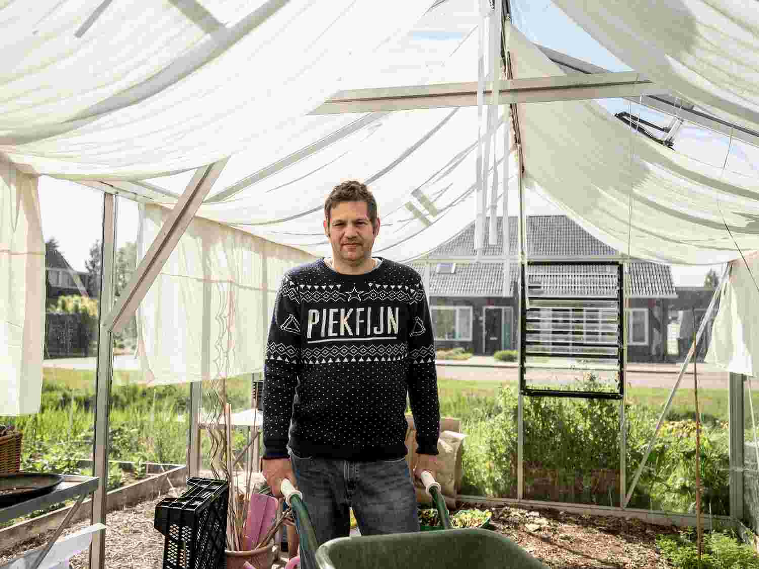 Maak jij onze tuin weer netjes? Laat onze bewoners weer van de tuin genieten!