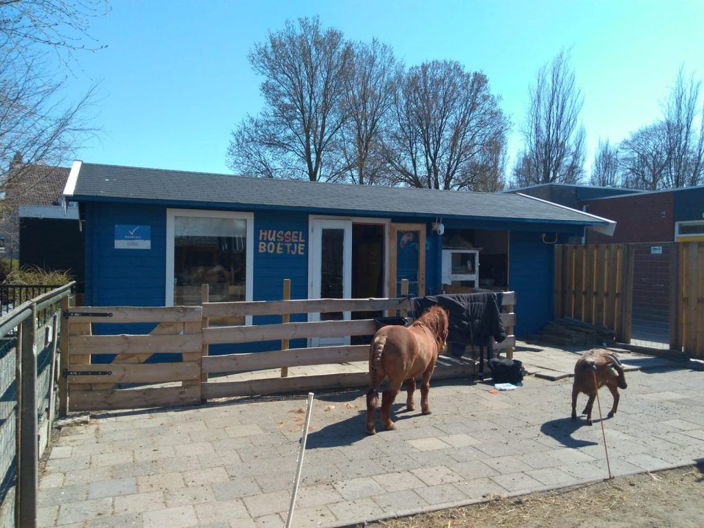 Oud papier lopers gevraagd