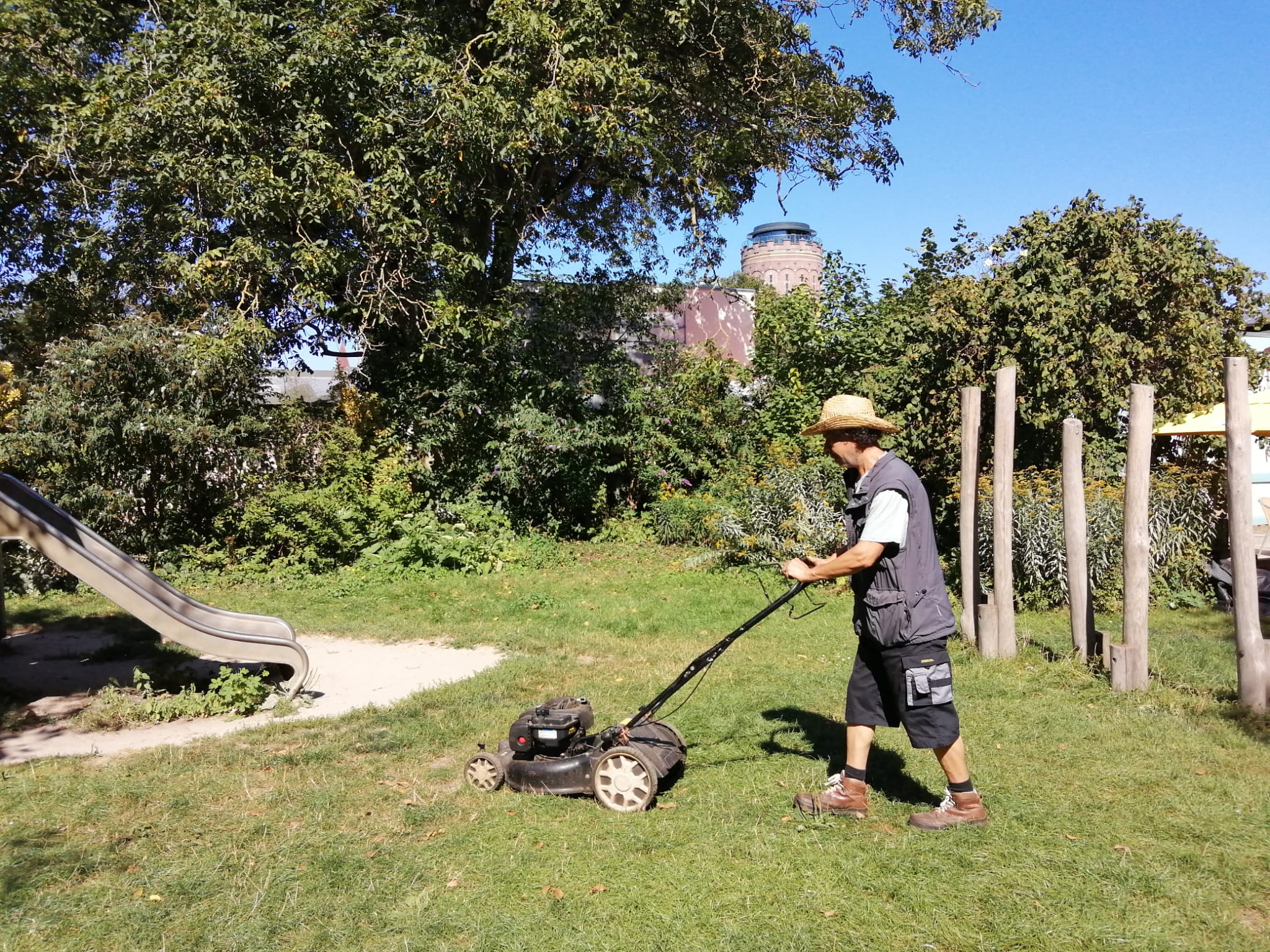 Tuinonderhoud op de kinderboerderij