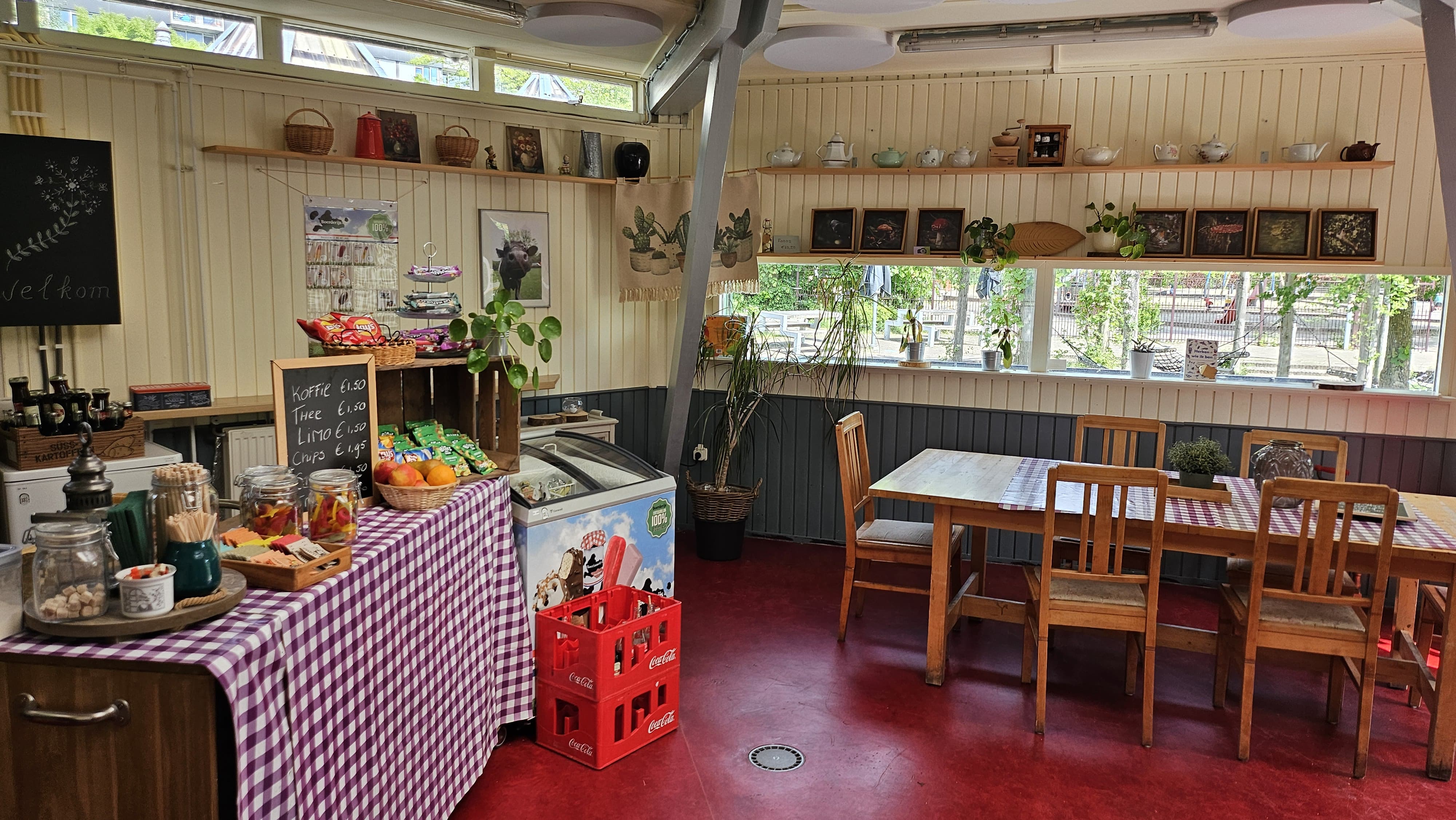 Gastvrouw/heer voor in 't Praathuis (Boerderij café) 