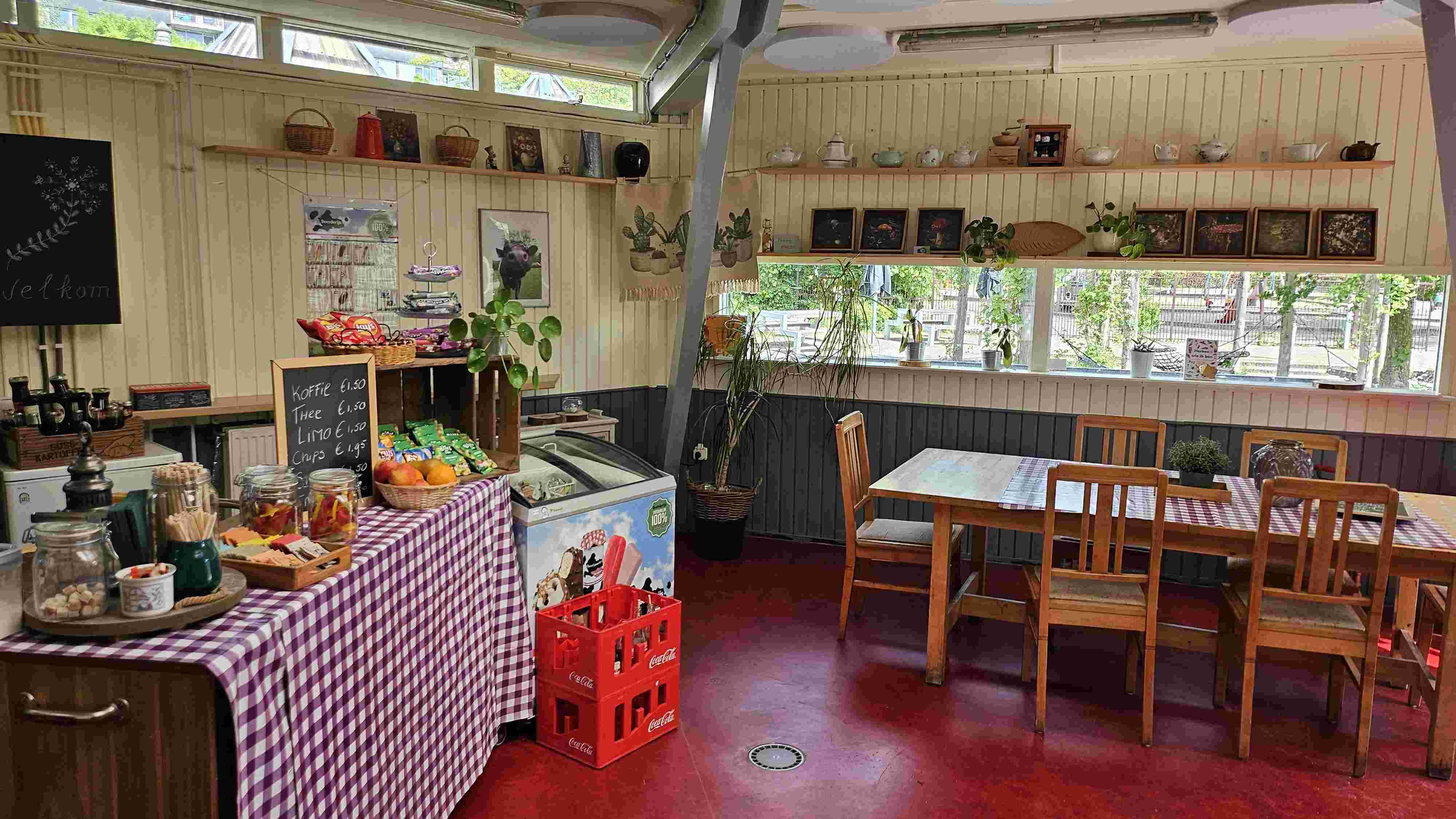 Gastvrouw/heer voor in 't Praathuis (Boerderij café)