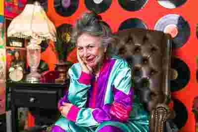 Mary, 89 is dol op uitjes en nog goed ter been. Neem jij haar af en toe mee?