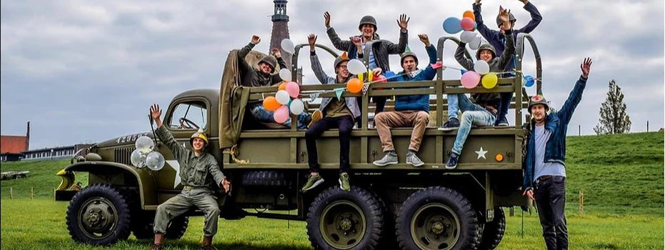 (Sociale) Werkplek in onderhoud van W.O.II Voertuigen