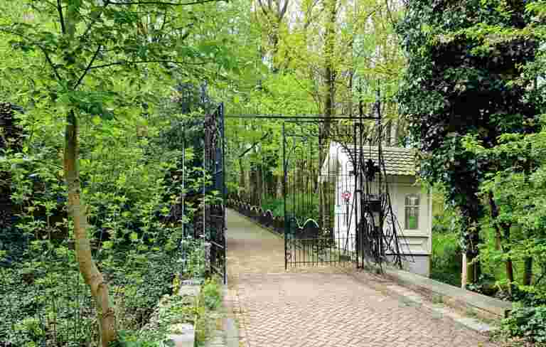 Houten klapstoelen gevraagd