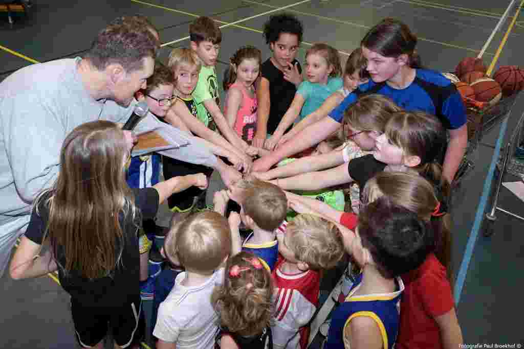 Novo Stars zoekt scheidsrechters