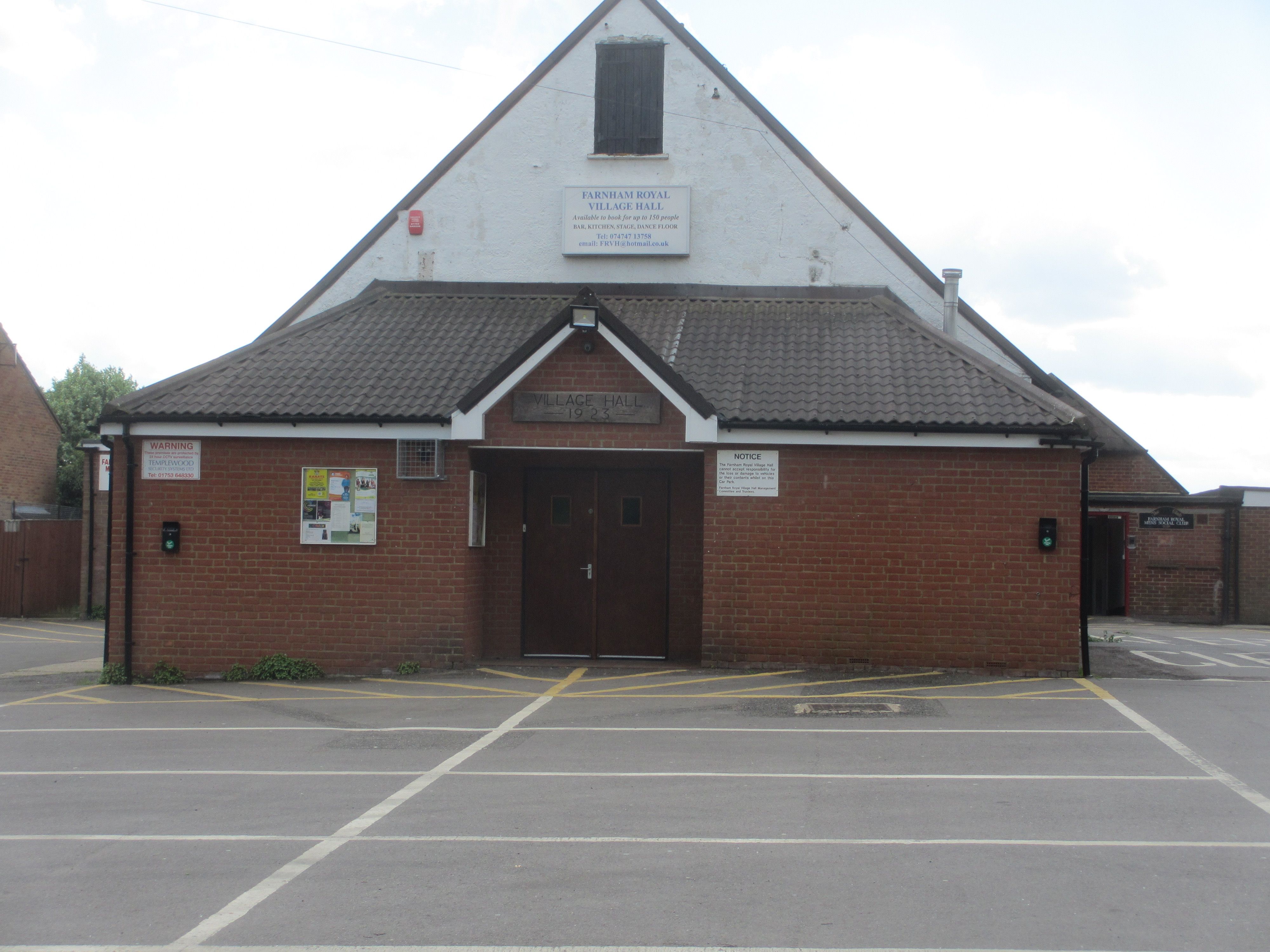 FARNHAM ROYAL Village Hall