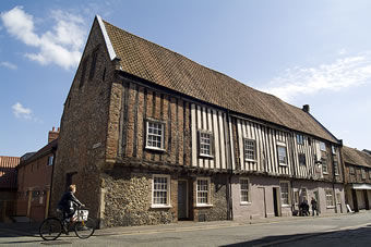 Dragon Hall Heritage Volunteers