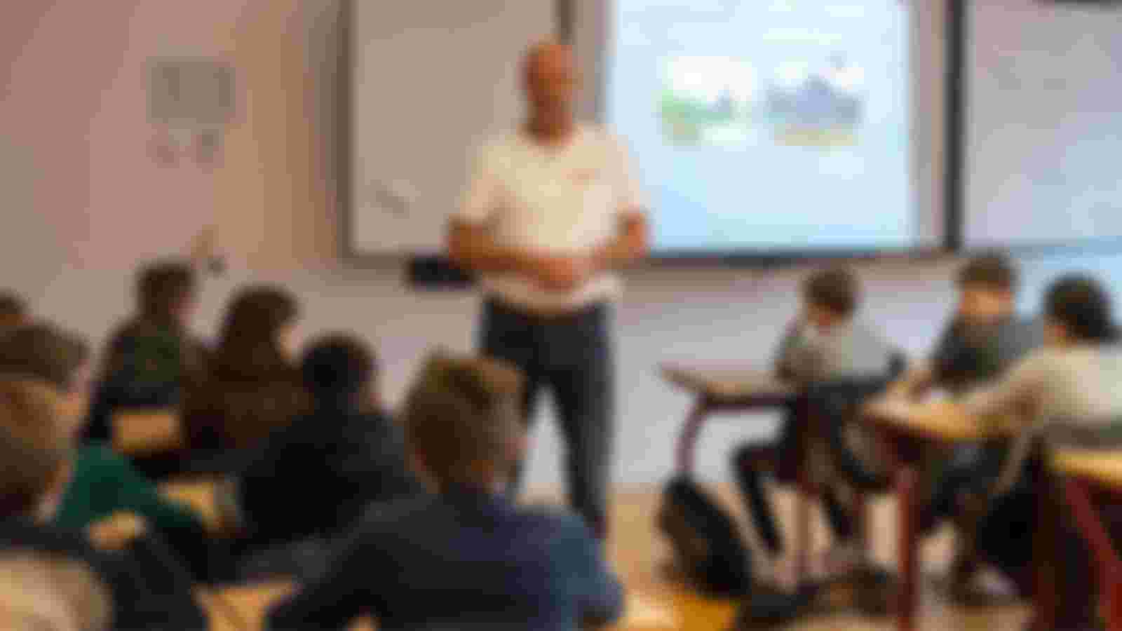 Guest teacher/Game leader for Secondary Education and MBO (voluntary)