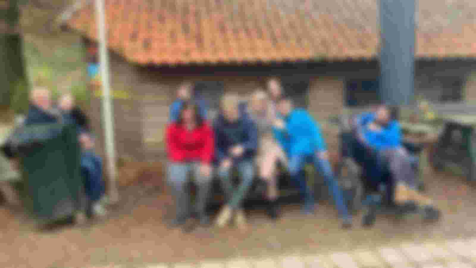 Sunday afternoon volunteers wanted! 🌿🦓