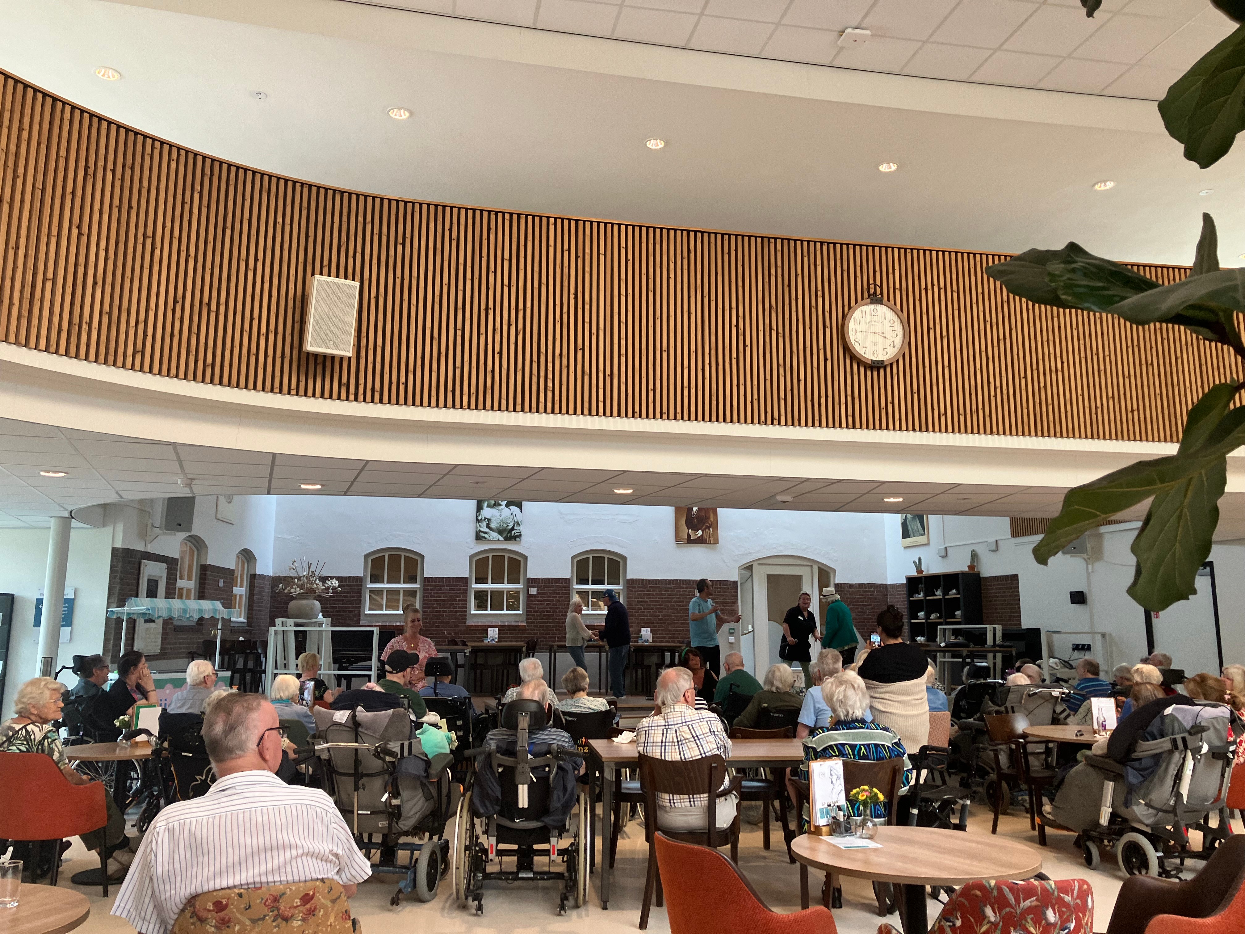 Help je mee bij het koor op maandagmiddag?