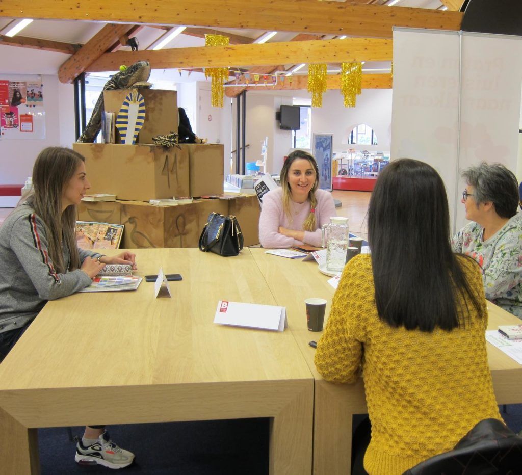  Taalvrijwilliger in de bibliotheek