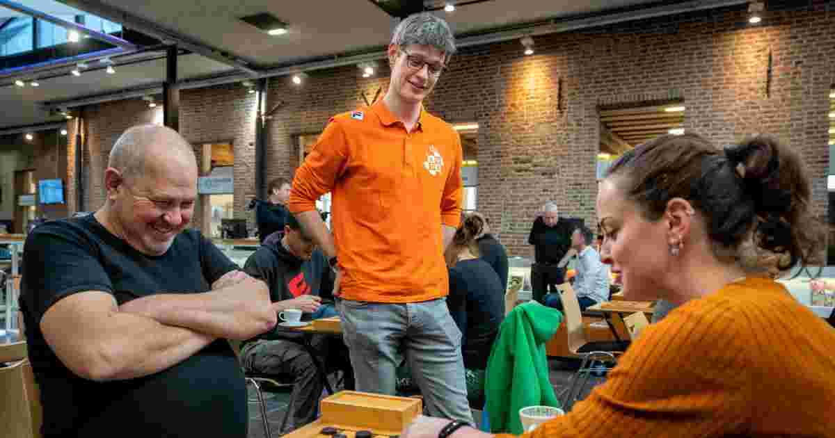 Vind jij bordspellen doen ook zo leuk? Kom een speel mee in WZP Loosduinen