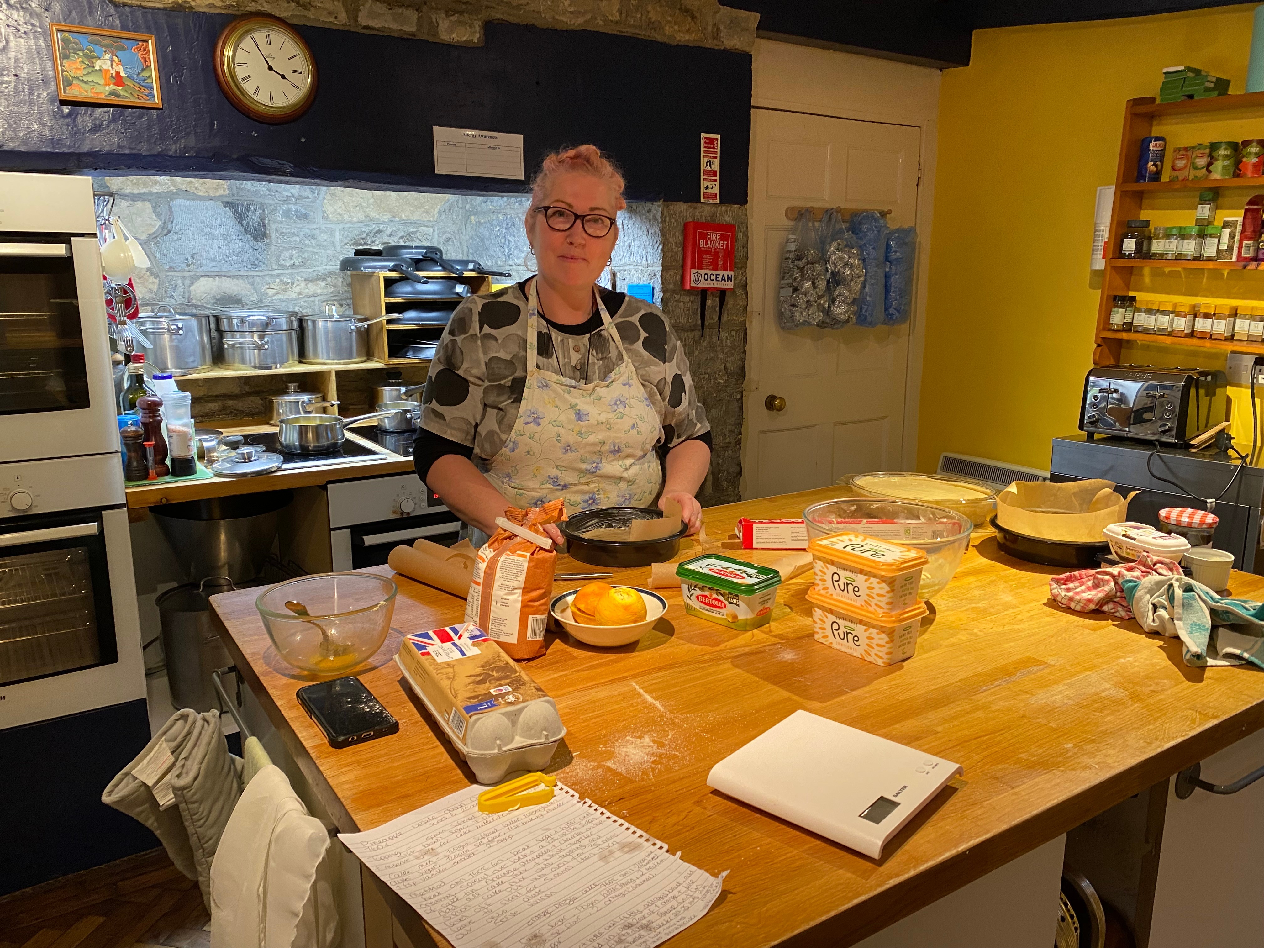 Cook to prepare and serve vegetarian meals to visitors