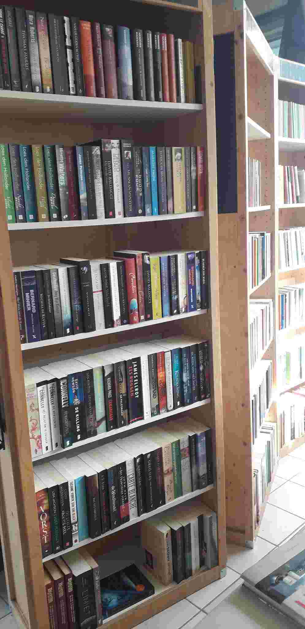 Liefhebber van 📚? Kringloop Den Haag locatie Neherkade zoekt 'n boekenetaleur!