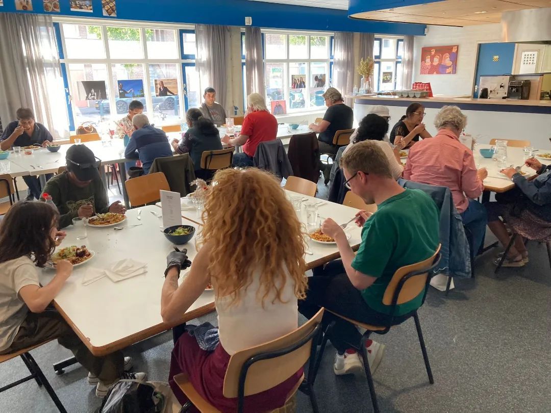 Wil je graag iets betekenen voor wijkbewoners? En hou je van koken?