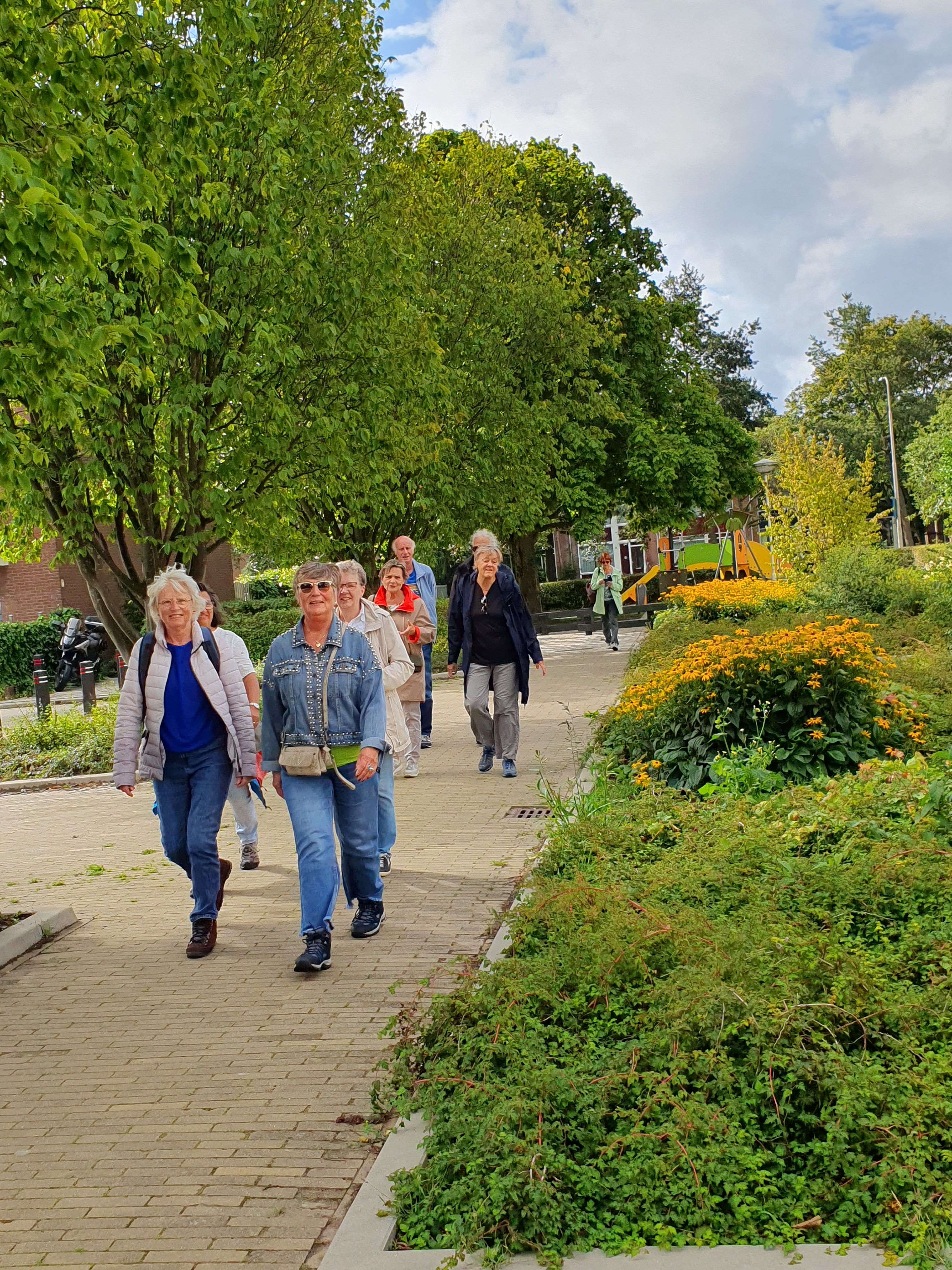 Gezellig-Gezond-en-Groen-samen wandelen in Houtwijk / Loosduinen