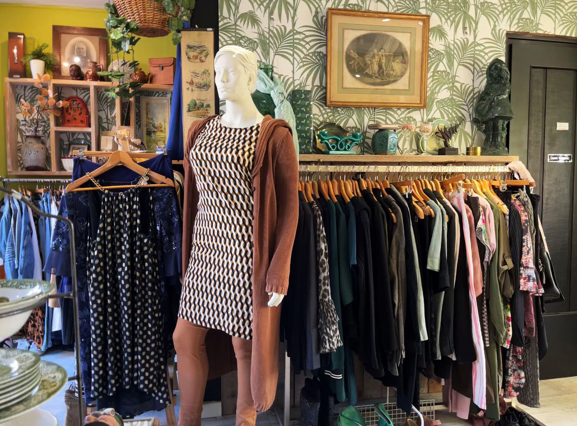 Kom jij op donderdagmiddag in de leukste vintagewinkel helpen?