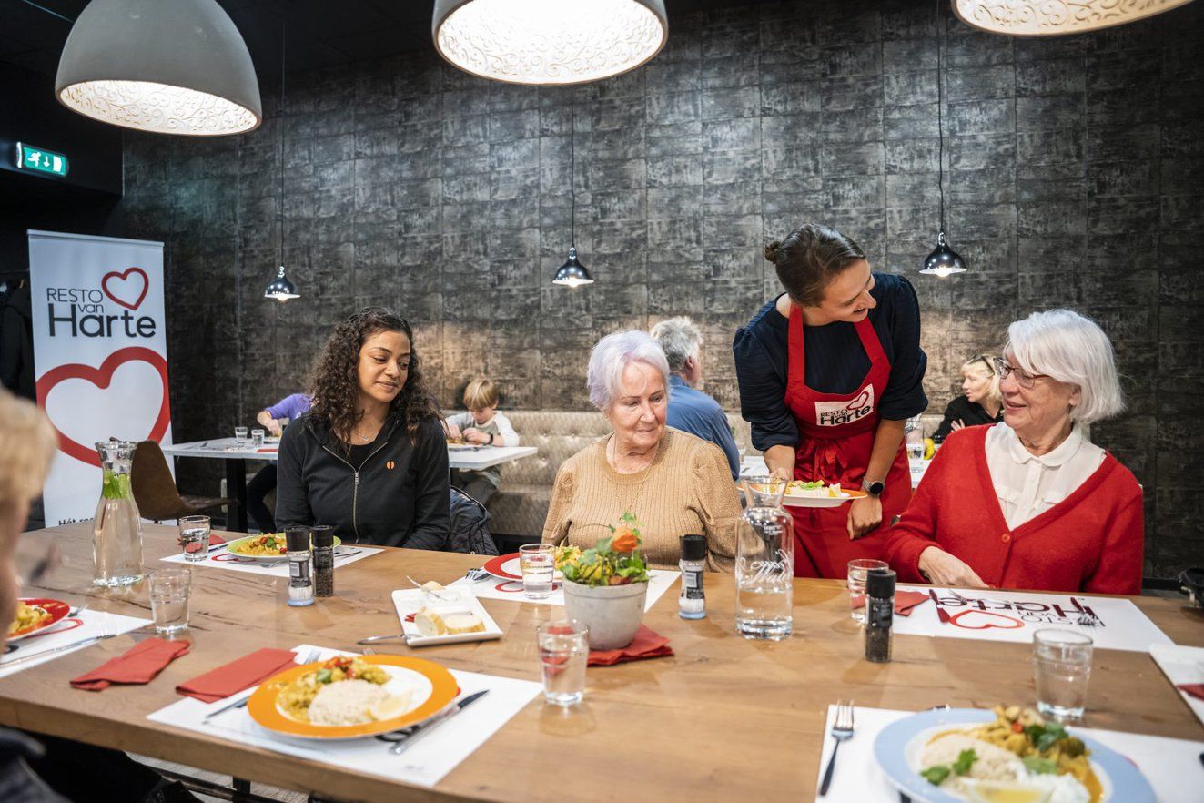 Cooking for the neighborhood with Resto VanHarte Loosduinen!