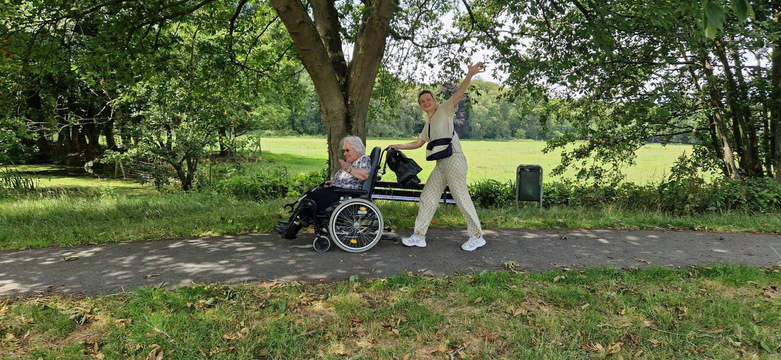 Clean the neighborhood with the elderly from HWW De Eshoeve!