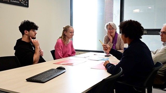 Gezocht: Fondsenwerver Bestuurslid voor Dialoog in Den Haag 