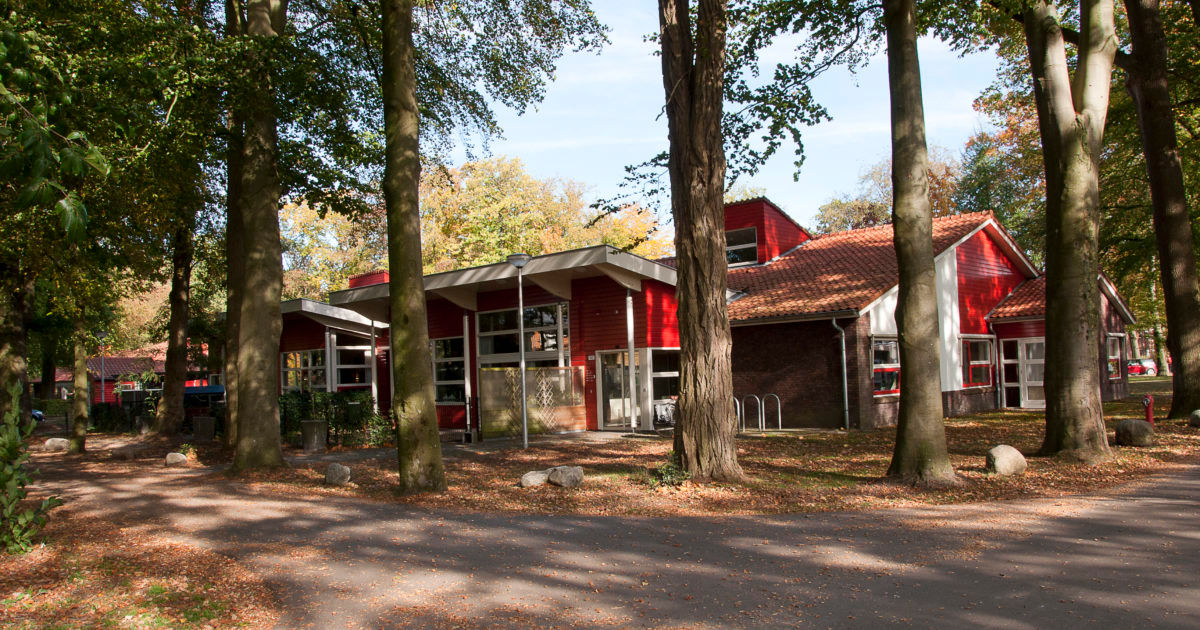 Jeroen vindt het heerlijk om te wandelen op ons mooie woonzorgpark 