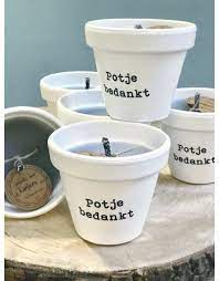 Wij zoeken dagelijks hulp bij het verven van potjes voor onze dagbestedingsgroep