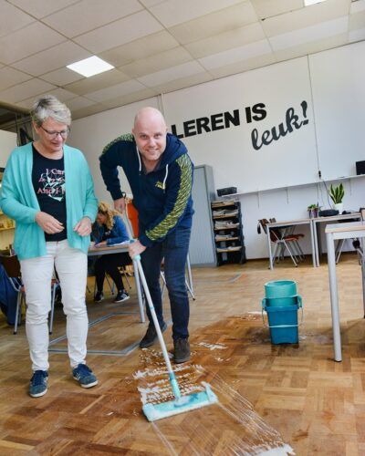 Become an assistant trainer at the academy for independence